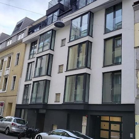 Betariel'Com Akh University Viena Exterior foto